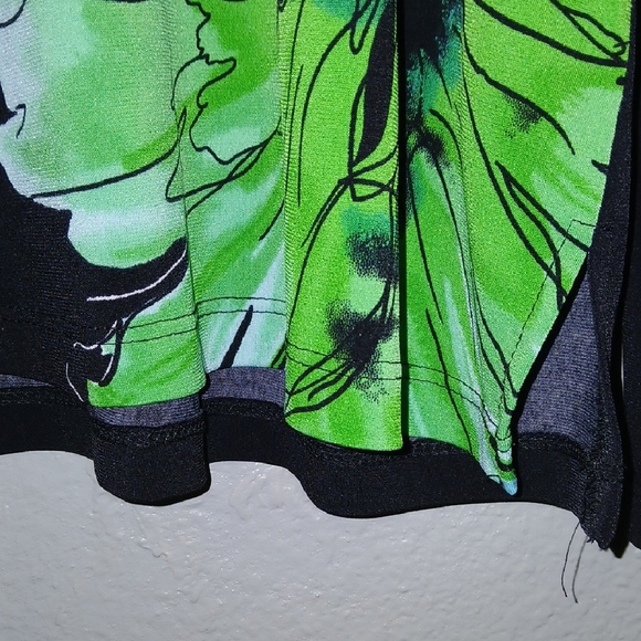 Susan Graver Graphic Blouse - Picture 4 of 6